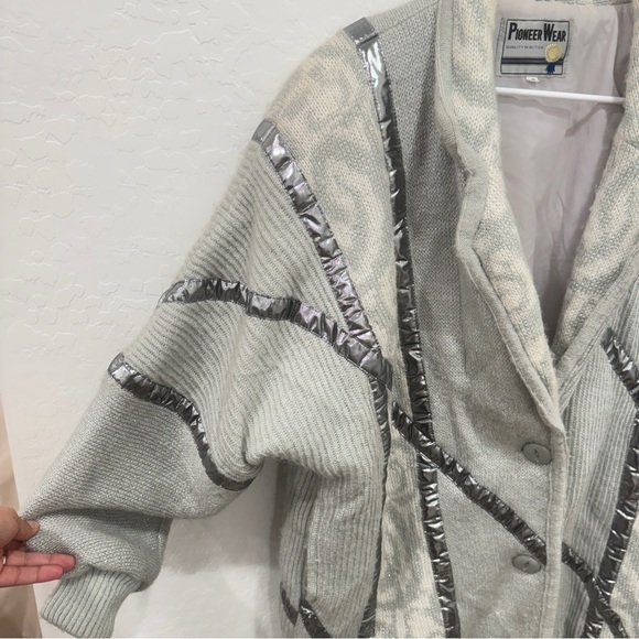Vintage Pioneer Wear Knit Coat Womens 10 Gray Metallic Striped Long Length - Picture 5 of 10